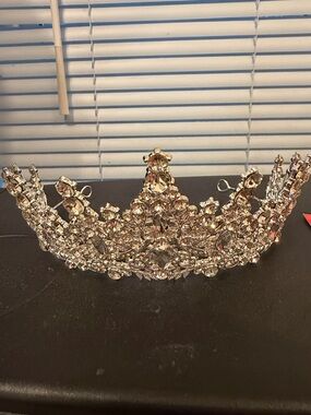 Crystal Bridal Tiara Crown - Silver Rhinestone Accent